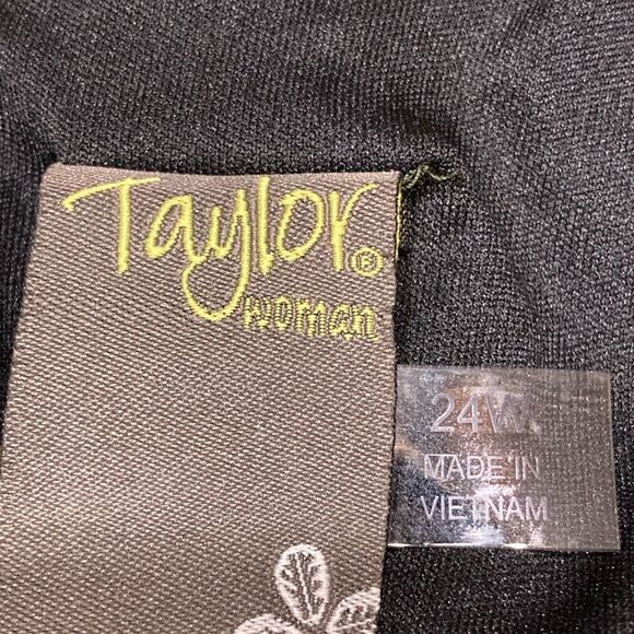 NWT Taylor Dresses black floral maxi dress Size 24W (runs large) - Picture 5 of 9